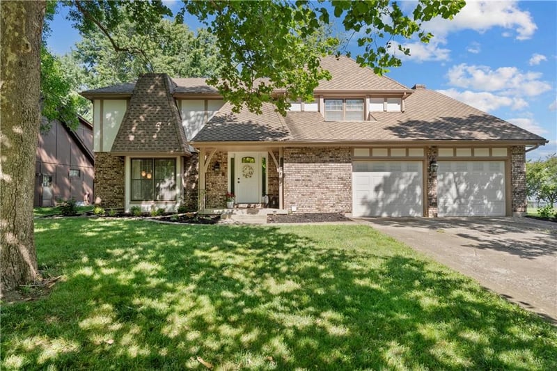 4000 Cimarron St, Lee's Summit, MO 64064