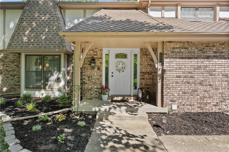 4000 Cimarron St, Lee's Summit, MO 64064