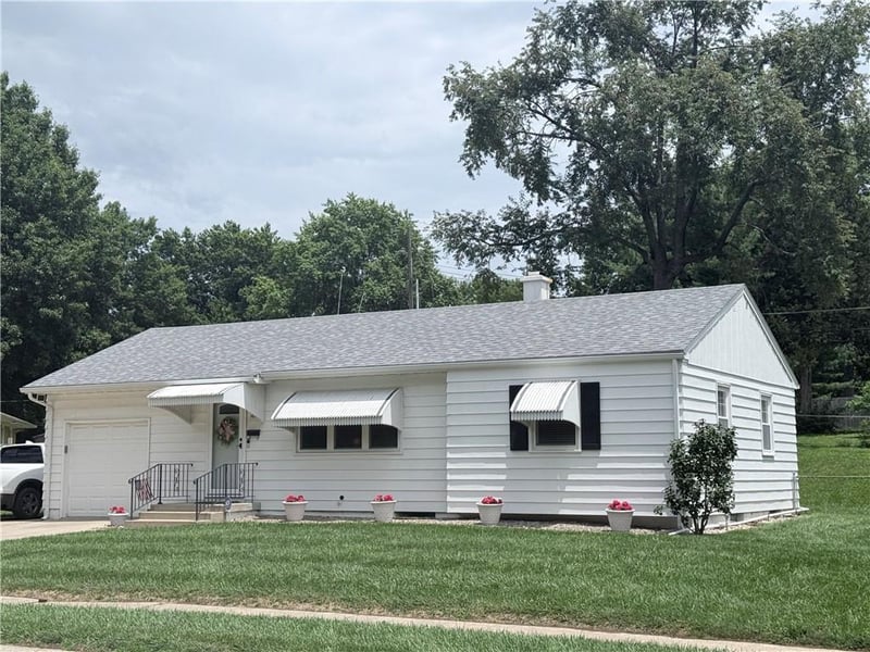 1613 Mccoy St, Independence, MO 64050