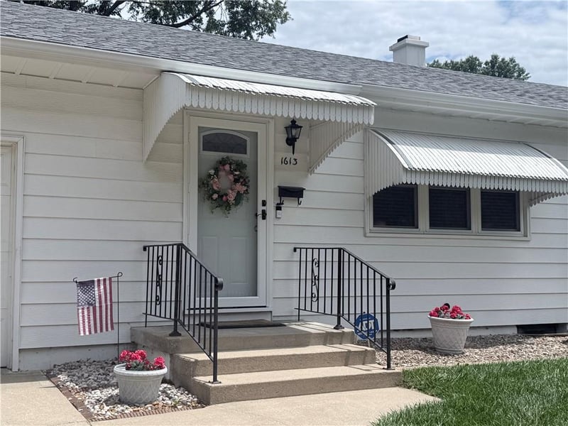 1613 Mccoy St, Independence, MO 64050