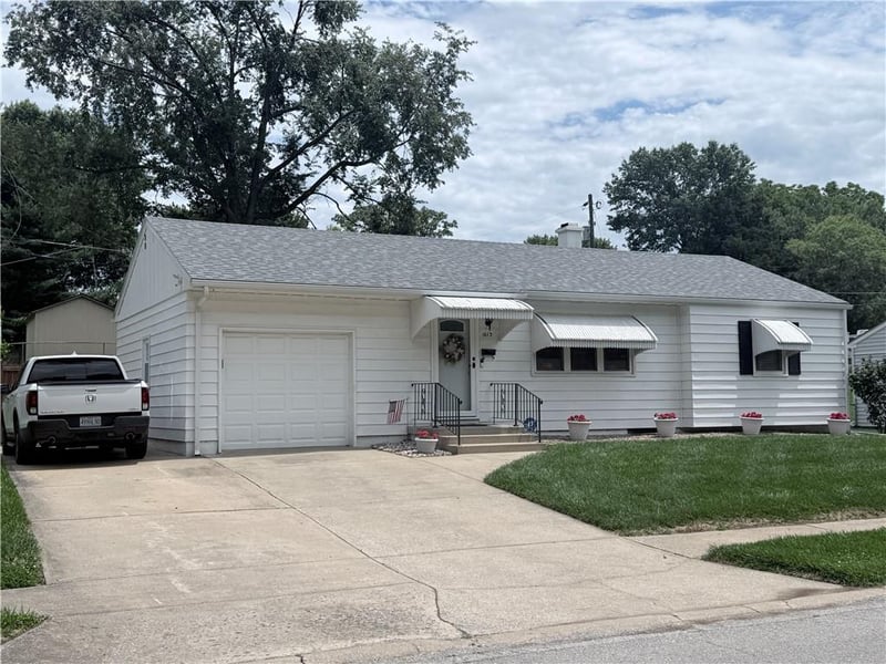 1613 Mccoy St, Independence, MO 64050