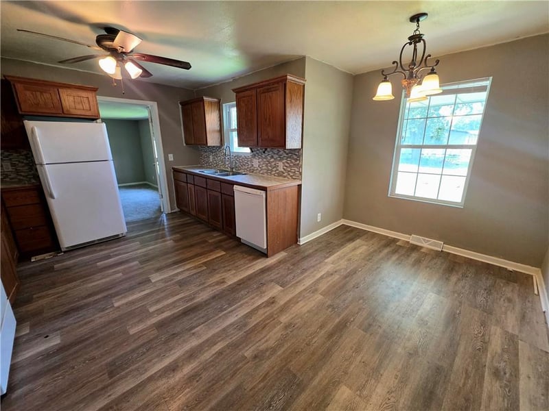 202 7th St, Lacygne, KS 66040