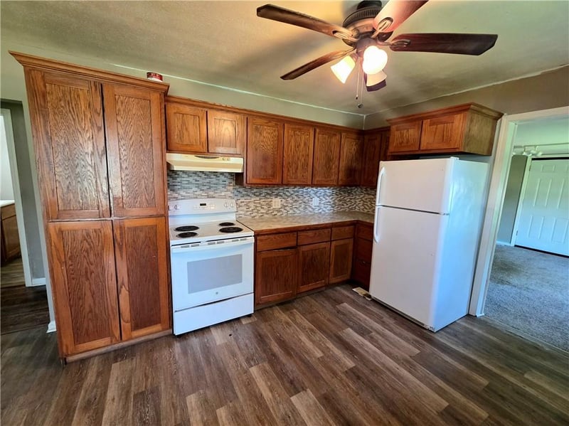 202 7th St, Lacygne, KS 66040