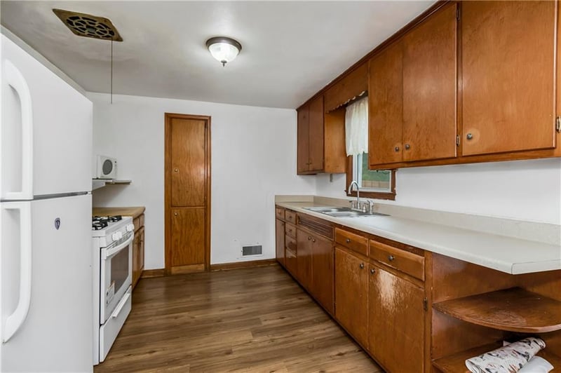 6216 Yecker Ave, Kansas City, KS 66104