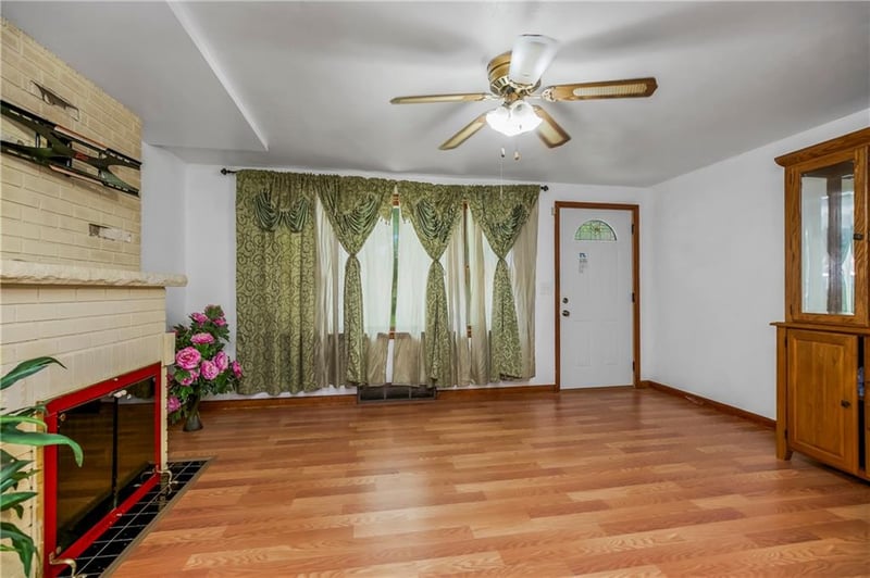 6216 Yecker Ave, Kansas City, KS 66104