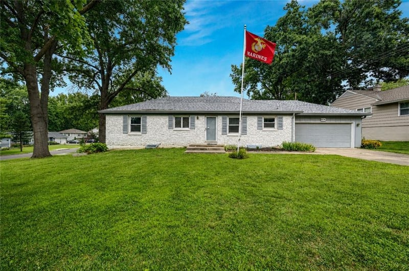 6214 86th St, Overland Park, KS 66207