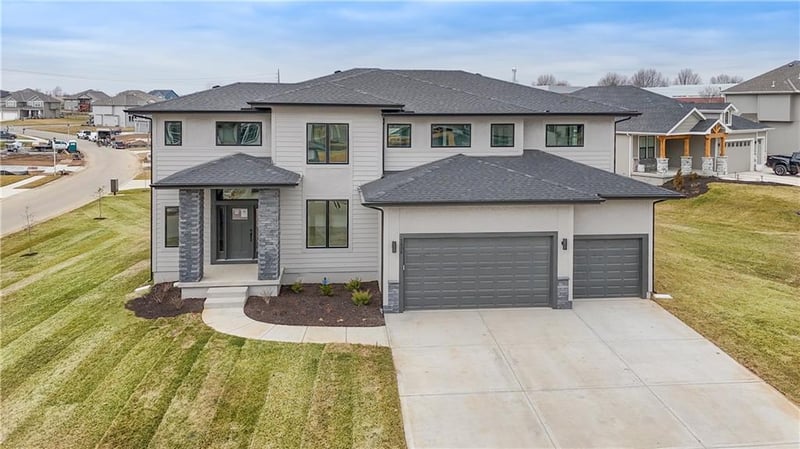 6009 Arapahoe St, Shawnee, KS 66226