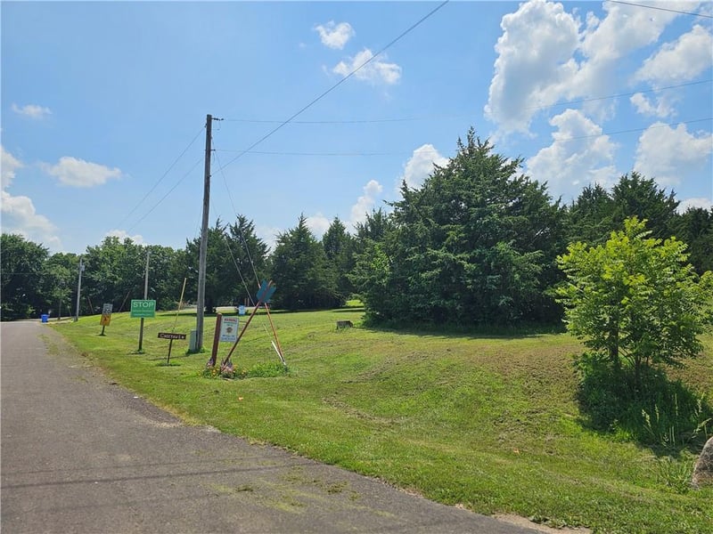 Lot 140 0000 Choctaw Ln, Mclouth, KS 66054