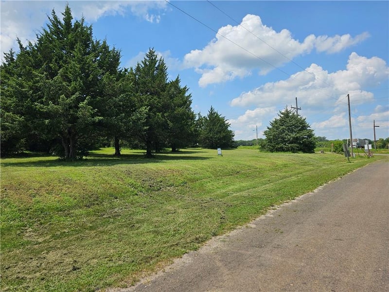 Lot 140 0000 Choctaw Ln, Mclouth, KS 66054