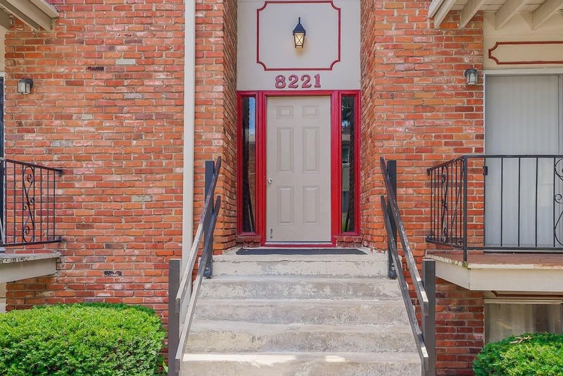 8221 Santa Fe Dr #12, Overland Park, KS 66204