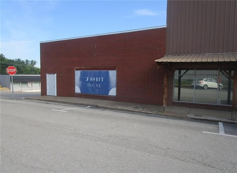1157 Steffens St, Houston, MO 65483