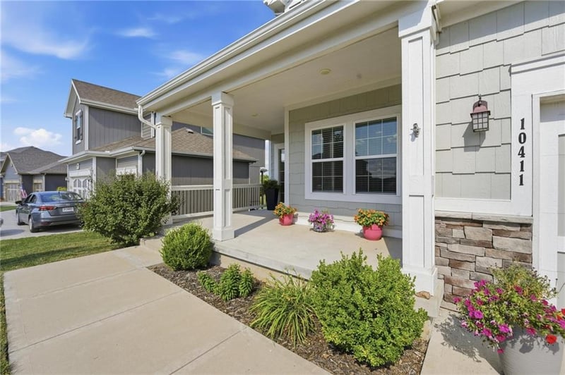 10411 N Chelsea Ave, Kansas City, MO 64156