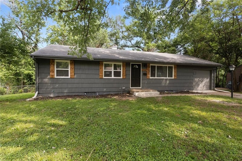 6007 E 102nd St, Kansas City, MO 64134