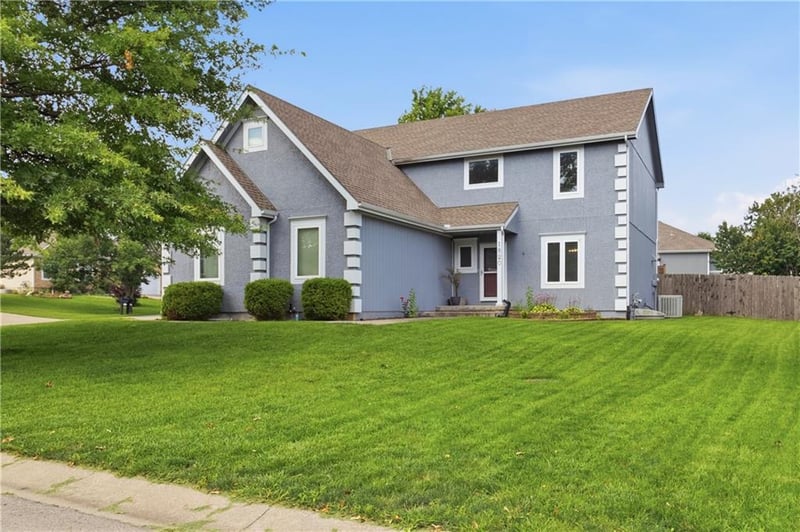 1820 160th St, Basehor, KS 66007