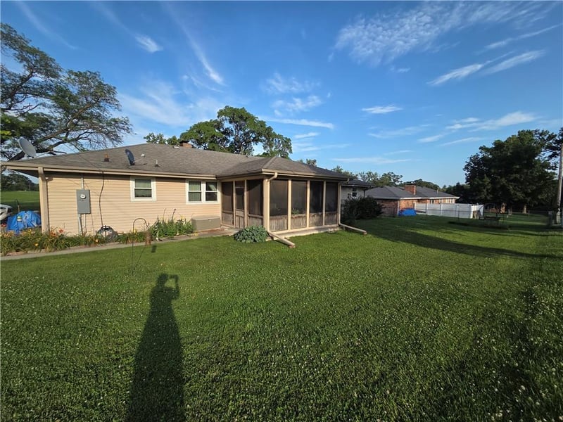1820 Country Club Dr, Chillicothe, MO 64601