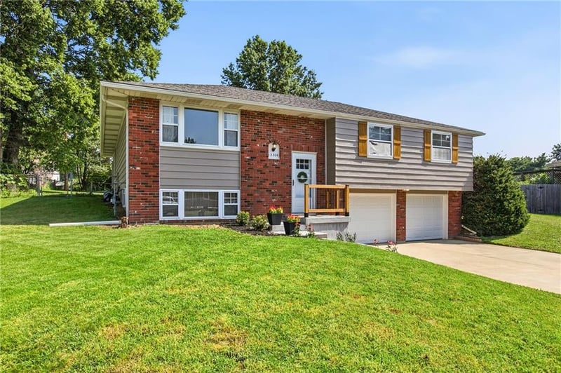 13204 Kemper Ct, Independence, MO 64050