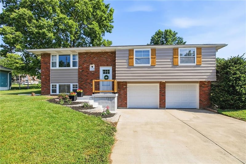 13204 Kemper Ct, Independence, MO 64050
