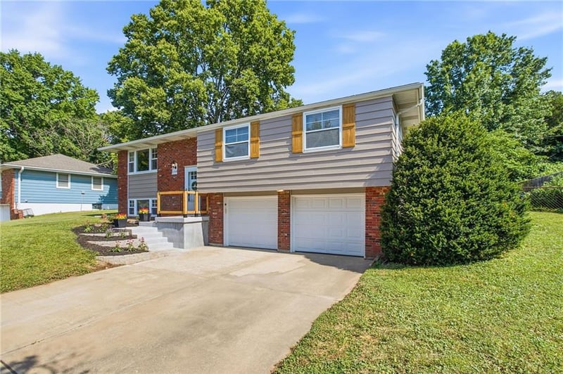 13204 Kemper Ct, Independence, MO 64050