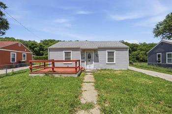 5428 College Ave, Kansas City, MO 64130