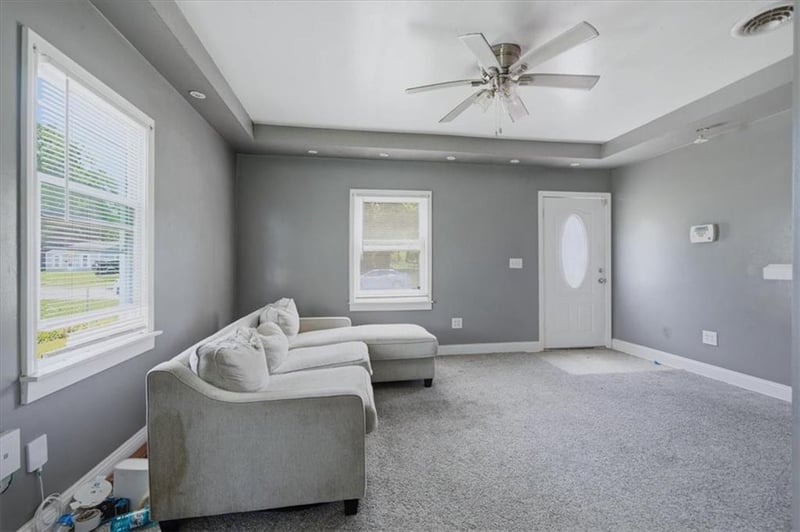 5428 College Ave, Kansas City, MO 64130