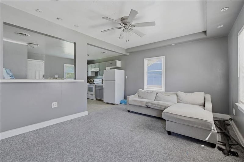 5428 College Ave, Kansas City, MO 64130