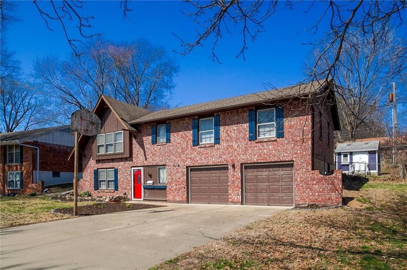 15110 43rd Pl, Independence, MO 64055