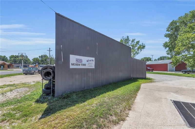 101 Maple St, Garnett, KS 66032
