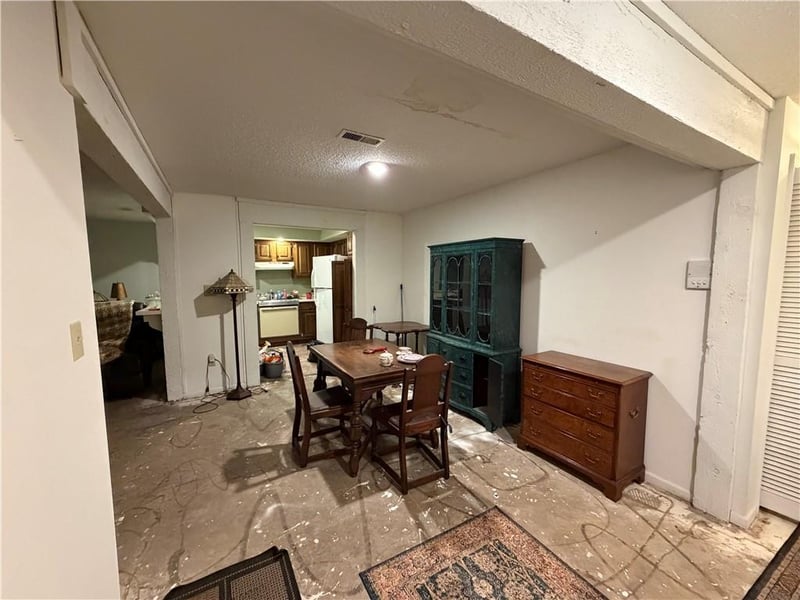 10704 Glenwood St #B, Overland Park, KS 66211