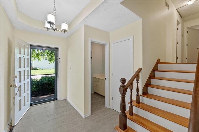 10215 101st St, Overland Park, KS 66212
