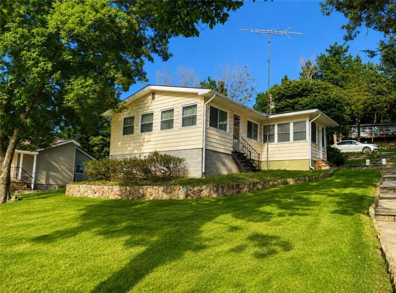 29818 Sheldy Dr, Rocky Mount, MO 65072