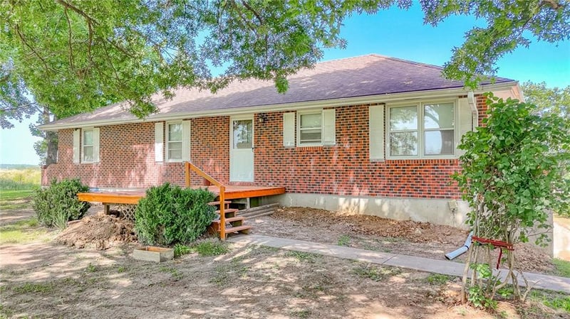 75 1501 Rd, Holden, MO 64040