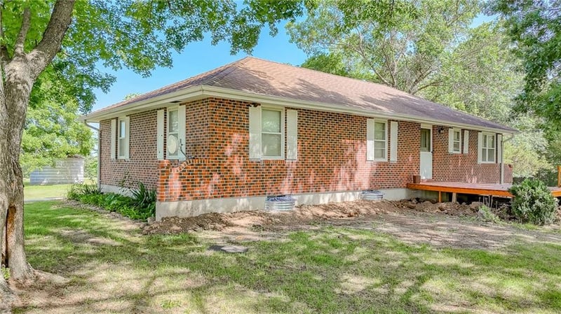 75 1501 Rd, Holden, MO 64040