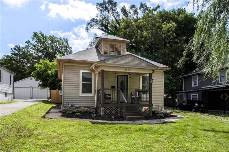 1833 Hedges Ave, Independence, MO 64052