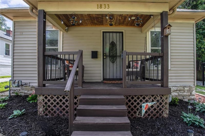 1833 Hedges Ave, Independence, MO 64052