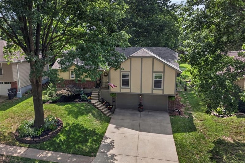 3901 10th Street Ter, Blue Springs, MO 64015