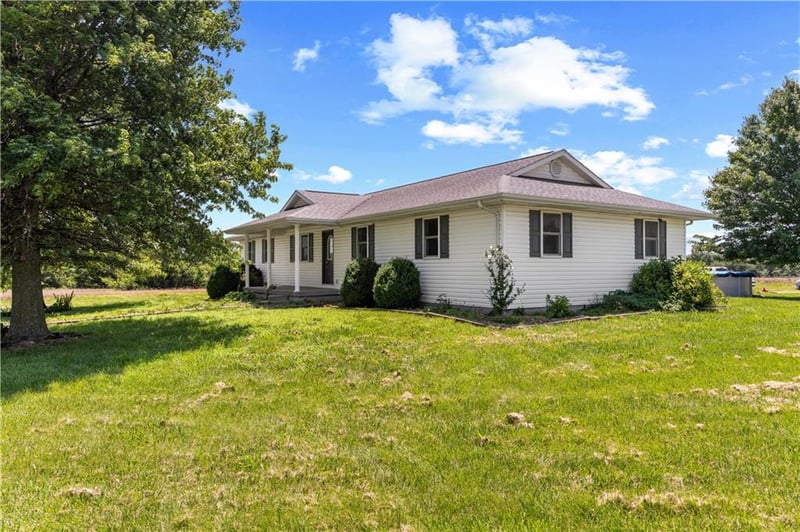 26060 B Hw, Sheldon, MO 64784