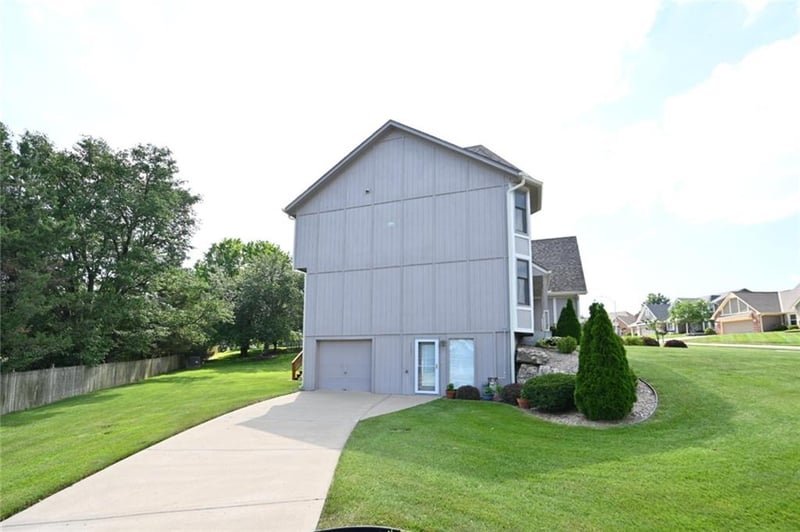 6100 Cypress Ave, Kansas City, MO 64119