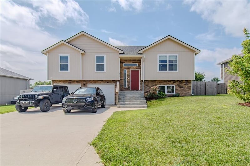 1601 6th Street Ter, Knob Noster, MO 65336