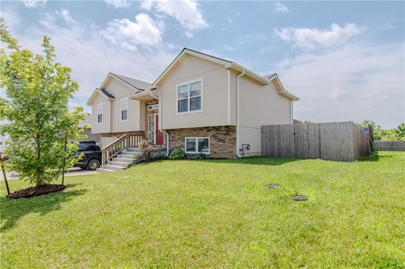 1601 6th Street Ter, Knob Noster, MO 65336