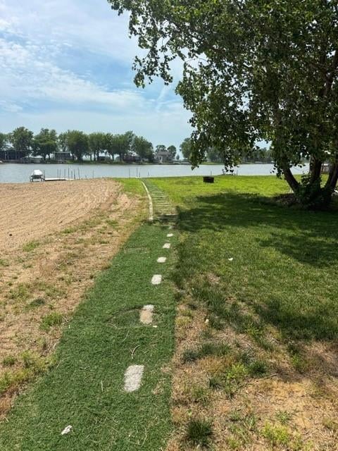 104 Richards Ln, Big Lake, MO 64437