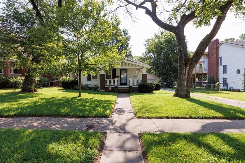 428 11th St, Fredonia, KS 66736