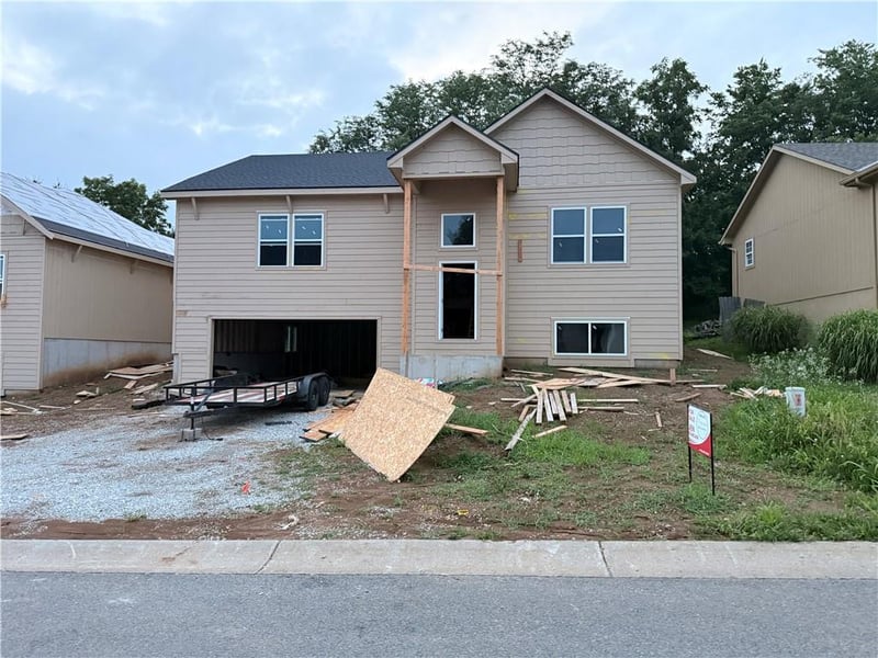2032 Springs Way, Excelsior Springs, MO 64024