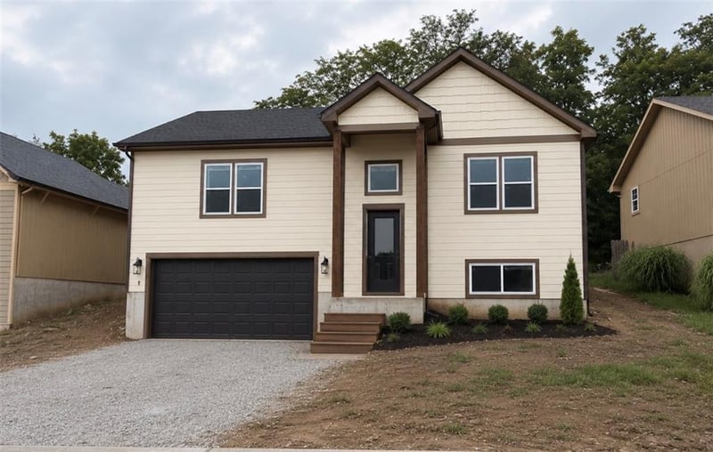 2032 Springs Way, Excelsior Springs, MO 64024