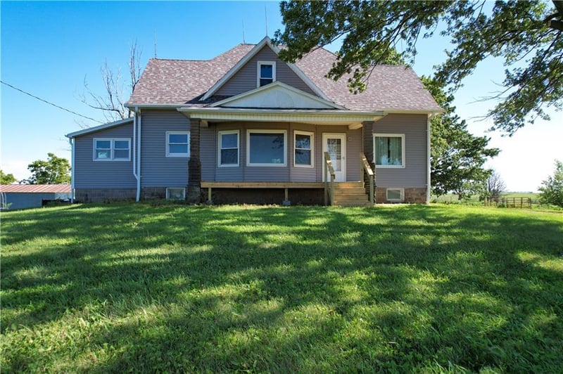 21718 395th St, Graham, MO 64465