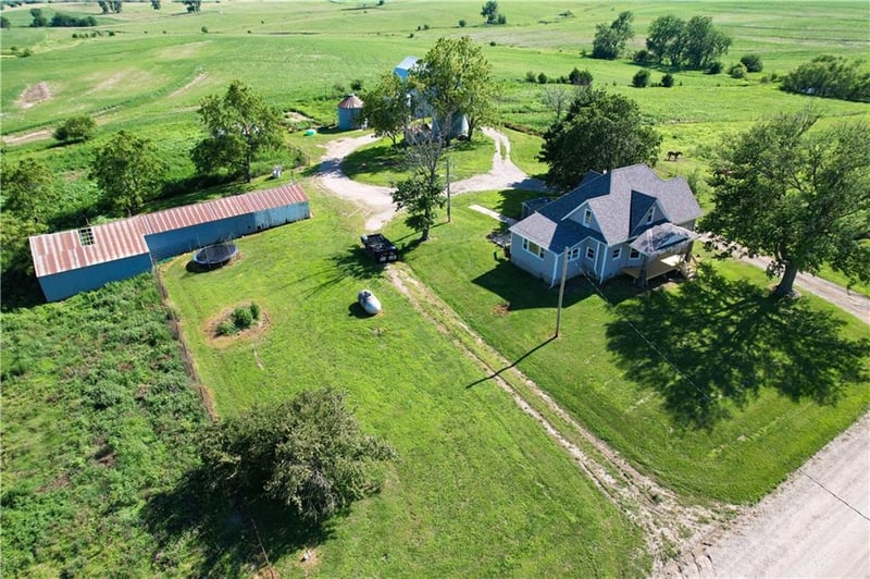 21718 395th St, Graham, MO 64465