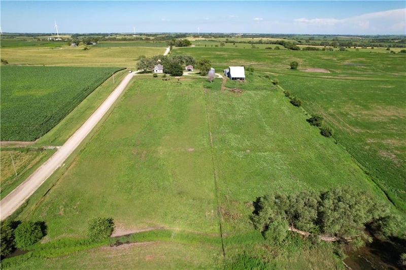 21718 395th St, Graham, MO 64465
