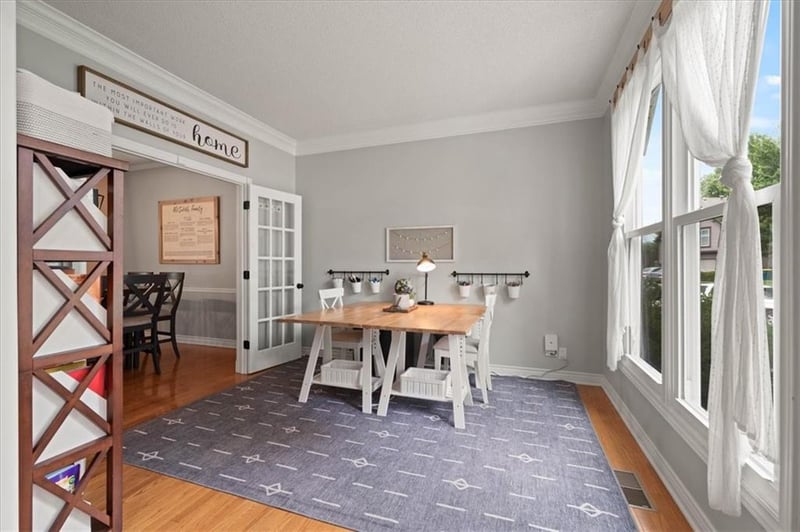 8501 149th Ter, Overland Park, KS 66223