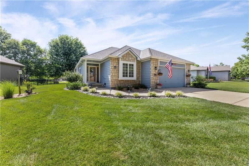 29412 Rockwood Ave, Paola, KS 66071