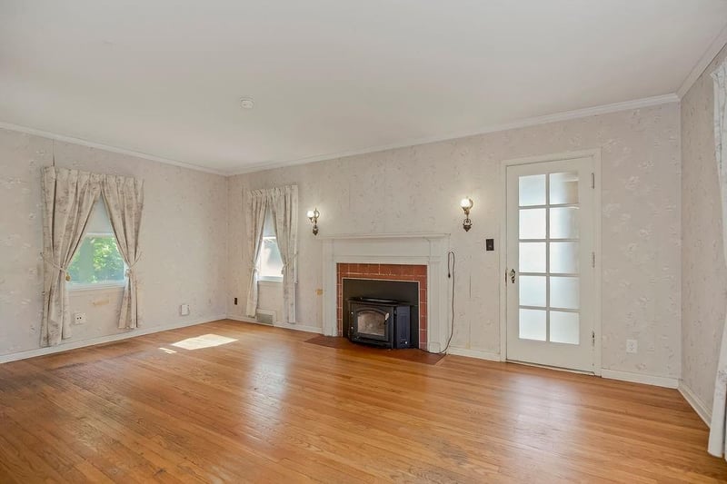 3214 Vivion Rd, Kansas City, MO 64119