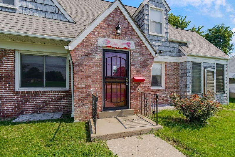 3214 Vivion Rd, Kansas City, MO 64119